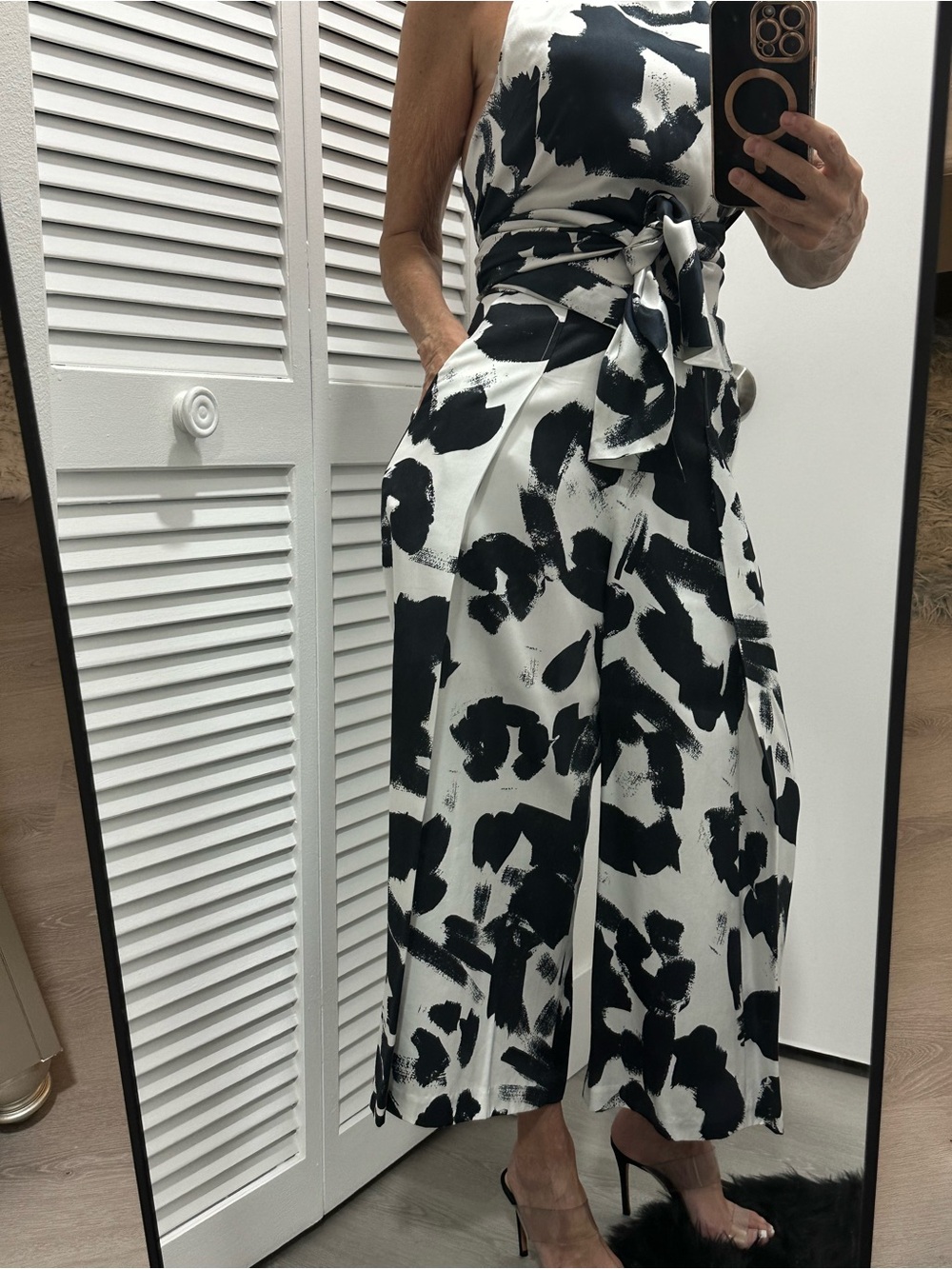 NWOT Kendall & Kylie wide leg & Halter  Abstract Set set
